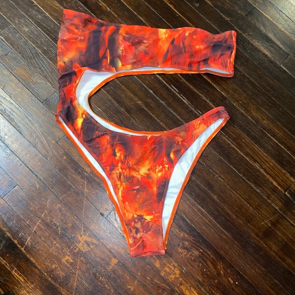 Fire Print Strapless Bodycon Cutout one piece - Picture 5 of 7